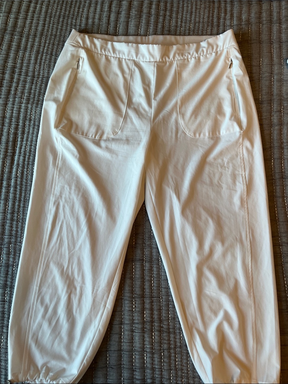 Chico's White Elastic Waist Pull-On Pants